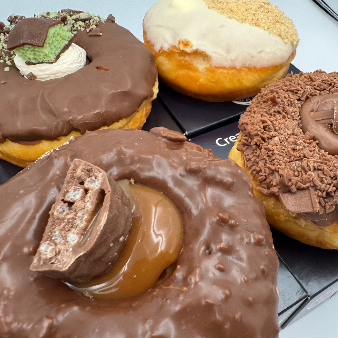 The Sweet Mix Box - 6 Donuts Black Box Donuts